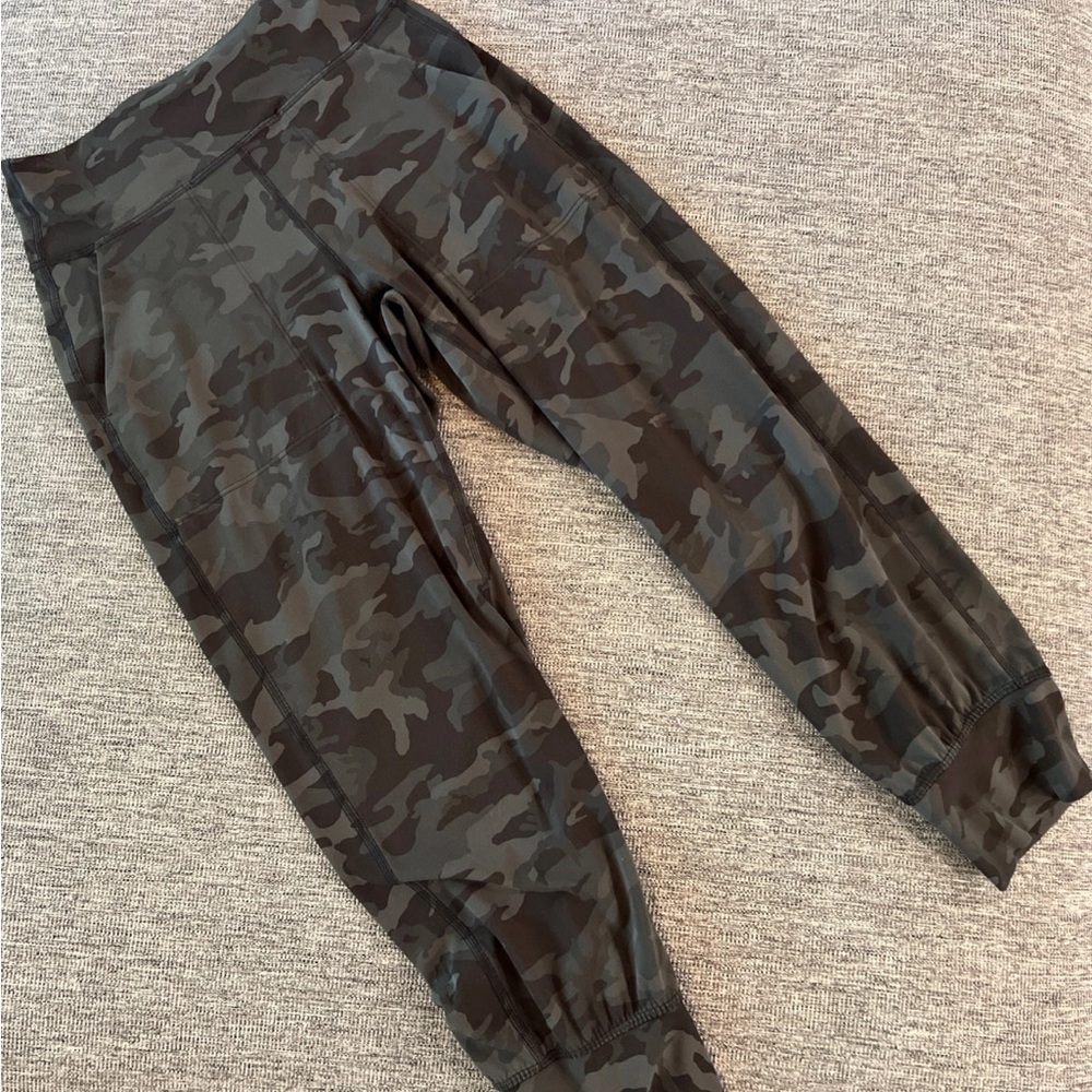 Lululemon Align Jogger 23” Camo Nulu Soft Pants Sz 4